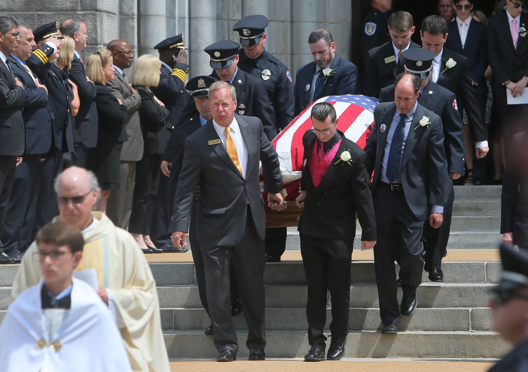 Hundreds of police officers honor Michael Langsdorf